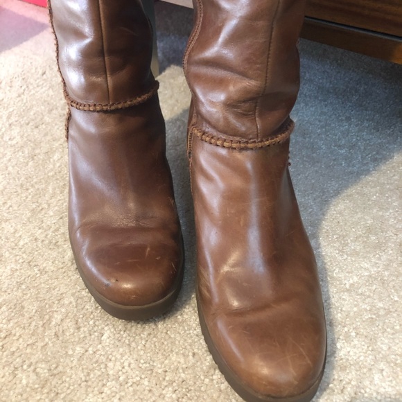 Ugg- Leather wedge boots - Picture 8 of 9